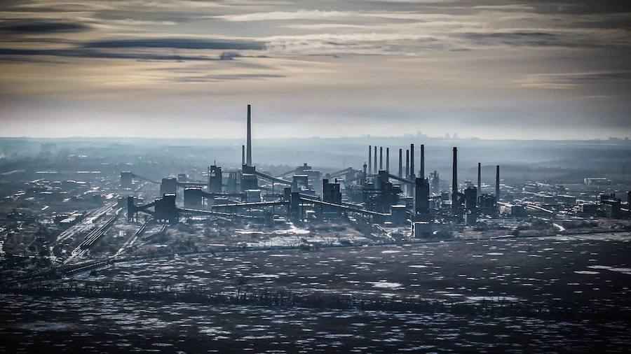 Авдіївський кокосохімічний завод. Лютий 2024 року. Фото: Марʼян Кушнір / RFE