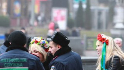 Киевская милиция задержала одну из активисток Femen.