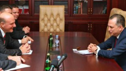 Борис Колесников пообещал Стиву Балмеру легализировать всю продукцию Microsoft в органах госвласти.