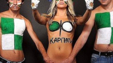 По данным FEMEN, 52% молодых украинских девушек получали непристойные предложения именно от турков.