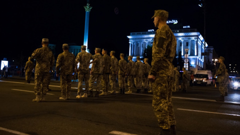 Нічна репетиція військового параду на Хрещатику