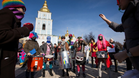 ​Марш за права жінок "Квіти - клумбам, права - жінкам" в Києві