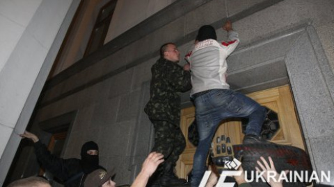 800 сторонников "Правого сектора" штурмовали Раду