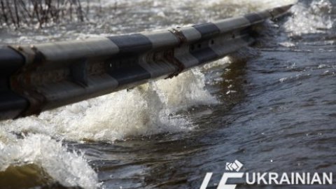 Под Житомиром река Тетерев затопила мост