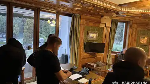 Афера на миллионы долларов на покупку военной формы в 2022 году. Фото: Национальная полиция