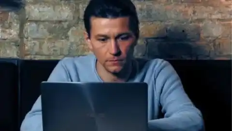 Еще один журналист-расследователь скрывается от армии? Что известно, - СМИ