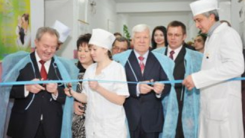 "НИБУЛОН" словом и делом призвал украинцев поддержать школы и больницы