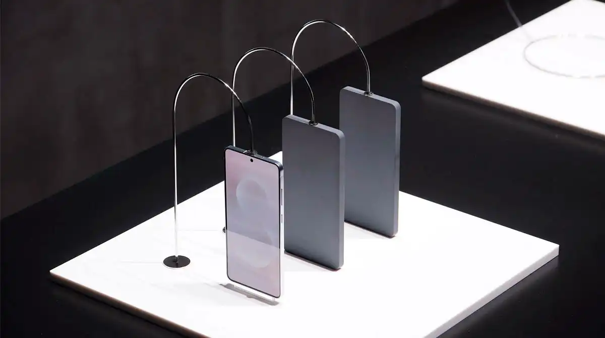 Galaxy S25 Edge. Фото: The Verge