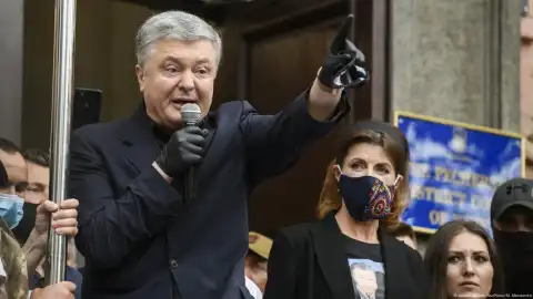 Десятки компаний, драгоценности, элитная недвижимость: Порошенко взялся срочно спасать имущество с помощью жены, - медиа