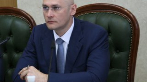 Глава Днепропетровского облсовета отозвал заявление об отставке и попросил помощи у ЕС