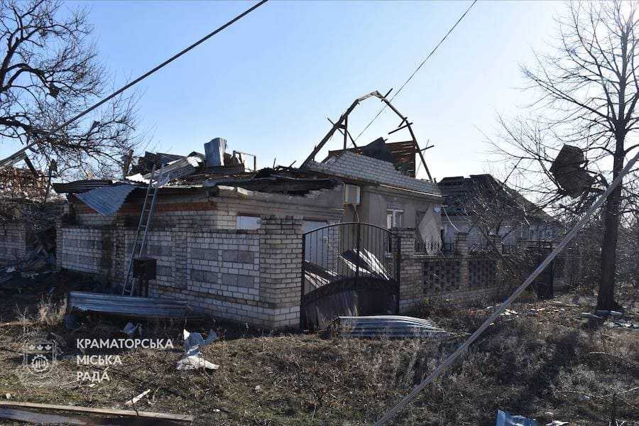 Наслідки російського обстрілу Краматорська. Фото: Краматорська міська рада.