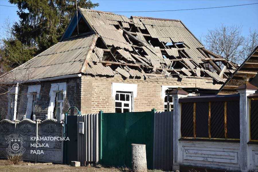 Наслідки російського обстрілу Краматорська. Фото: Краматорська міська рада.