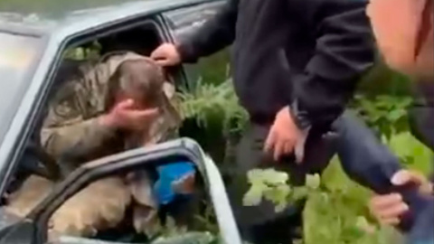 Побиття працівника ТЦК у Ворохті. Фото: Скриншот з відео