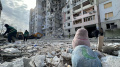 Russian airstrike on Kherson: killed man pulled from under rubble of residential building