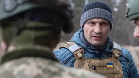 1539 тривог, 1239 пошкоджених будинків, – Віталій Кличко показав фото перших днів великої війни і озвучив