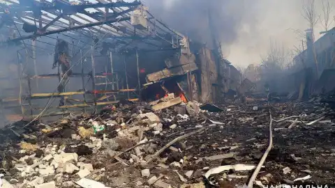 Последствия обстрелов в Донецкой области. Фото: Нацполиция