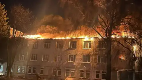 Фото: наслідки російського дронового удару по лікарні Золочева 14 березня (t.me/synegubov)
