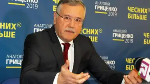 Эксминистр обороны Украины Гриценко в 2013 году "случайно не заметил", что Россия готовится к захвату Крыма, — СМИ