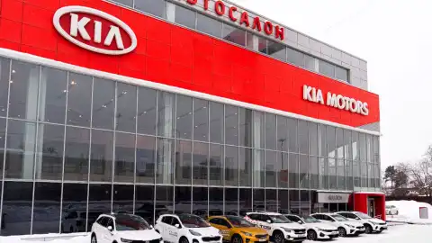 Автосалон Kia в России. Фото: Авто.ру