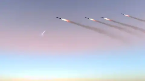 Зеленский призвал не игнорировать воздушные тревоги из-за подготовки РФ к массовому обстрелу Украины
