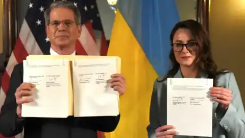 Угода із США, замах на Стерненка та санкції проти Арестовича, - події 1 травня