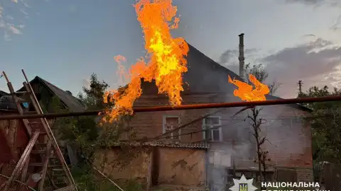 Последствия обстрелов в Донецкой области. Фото: Нацполиция