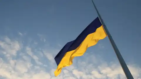 Главный флаг Украины. Фото: КГГА