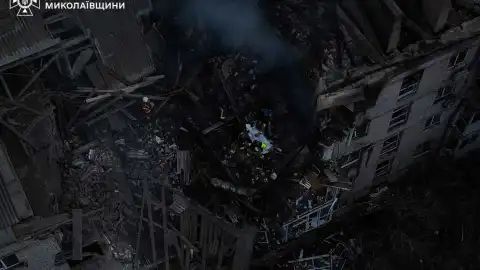 Последствия атаки россиян на Николаевщине в ночь на 25 мая. Фото: ГосЧС