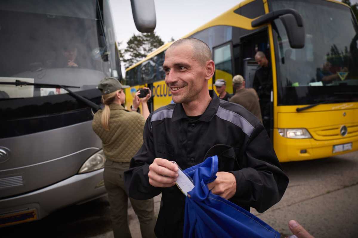 Prisoner exchange on May 25. Photo: Telegram/Zelenskiy / Official