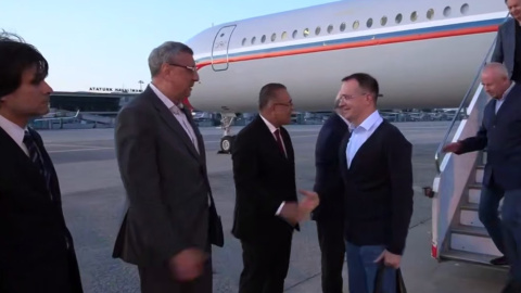 Делегация страны-агрессора РФ прибыла в Стамбул. Фото: скриншот видео