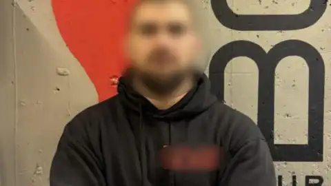 
Мужчина, которого подозревают в нападении на нацгвардейца. Фото: Киевская городская прокуратура