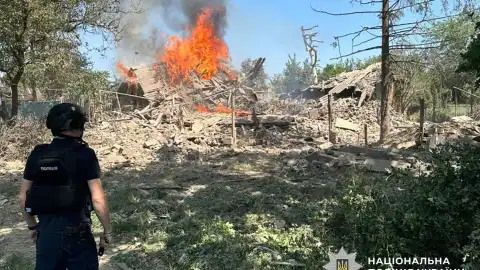 Последствия обстрелов в Донецкой области. Фото: Нацполиция