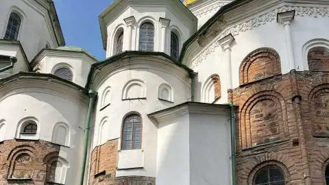 Через атаку РФ пошкоджено Софійський собор у Києві. Фото: facebook Mykola Tochytskyi