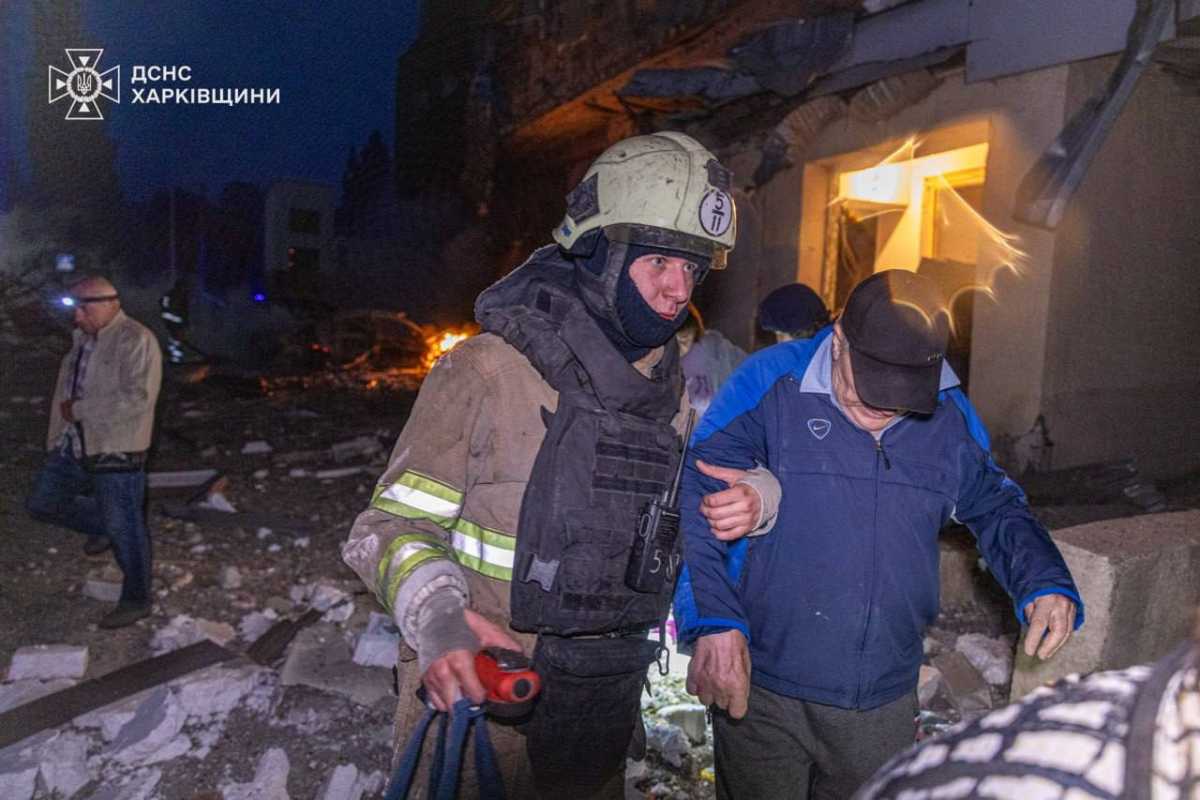 Росіяни атакували Харків в ніч на 12 червня. Фото: ДСНС
