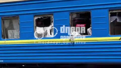 Поврежденный поезд "Одесса-Запорожье". Скриншот видео: Telegram/Дніпро Оперативний
