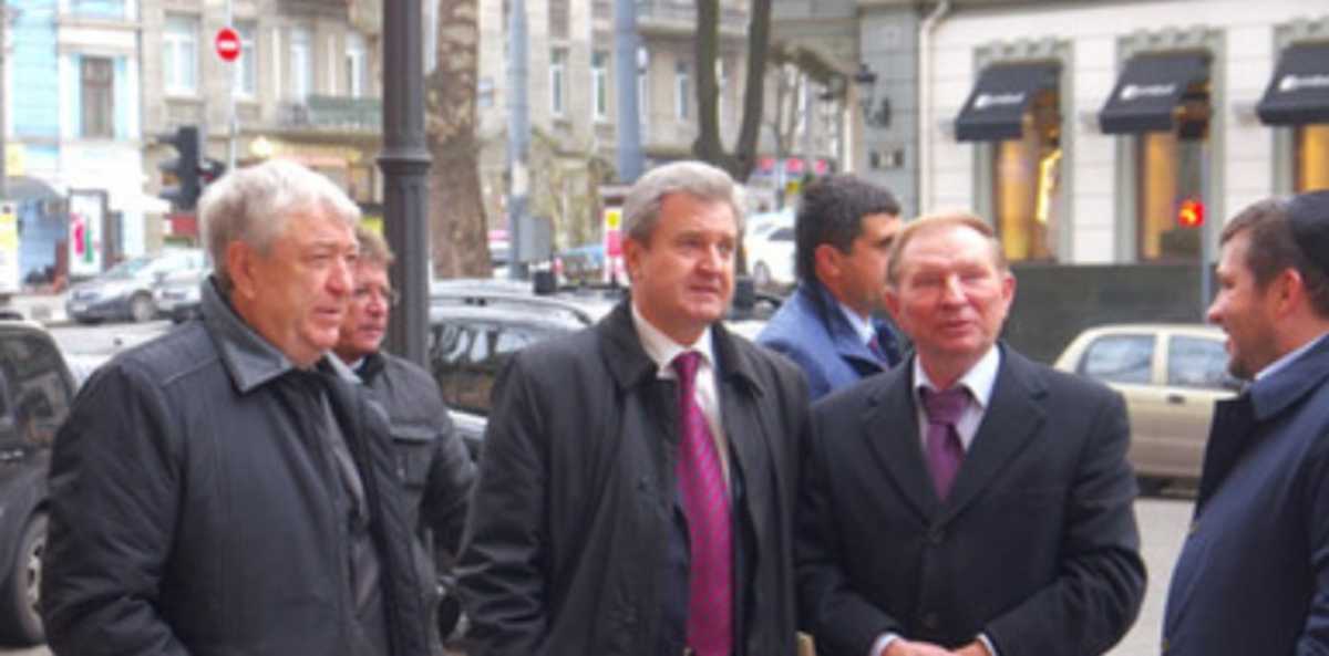 Руслан Боделян (крайній зліва). Фото: versii