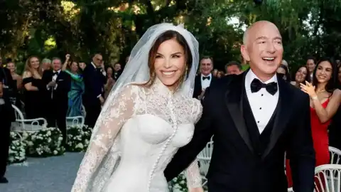 Джефф Безос и Лорен Санчес. Фото: Lauren Sánchez Bezos/Instagram