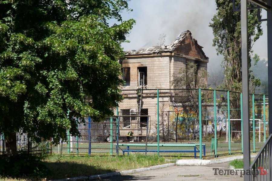 Наслідки удару окупантів по Кременчуку Полтавської області. Фото: telegraf.in.ua.