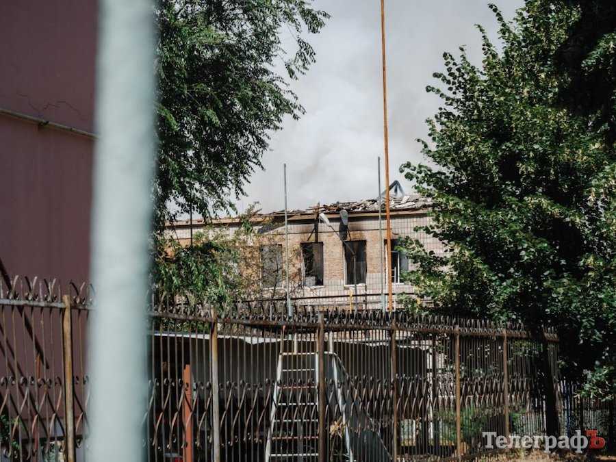 Наслідки удару окупантів по Кременчуку Полтавської області. Фото: telegraf.in.ua.
