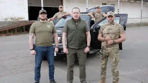 "Украинская команда" передала внедорожник бойцам подразделения КАТ 91 ОБрП, – Артур Палатный