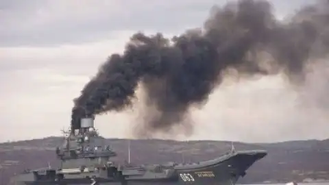 Российский корабль "Адмирал Кузнецов". Фото: ukr.media