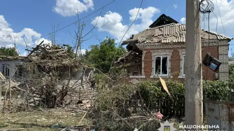 Наслідки обстрілів у Донецькій області. Фото: Нацполіція