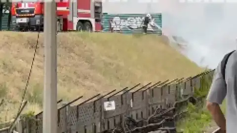 В Киеве на красной ветке метрополитена временно не курсировали поезда из-за возгорания травы