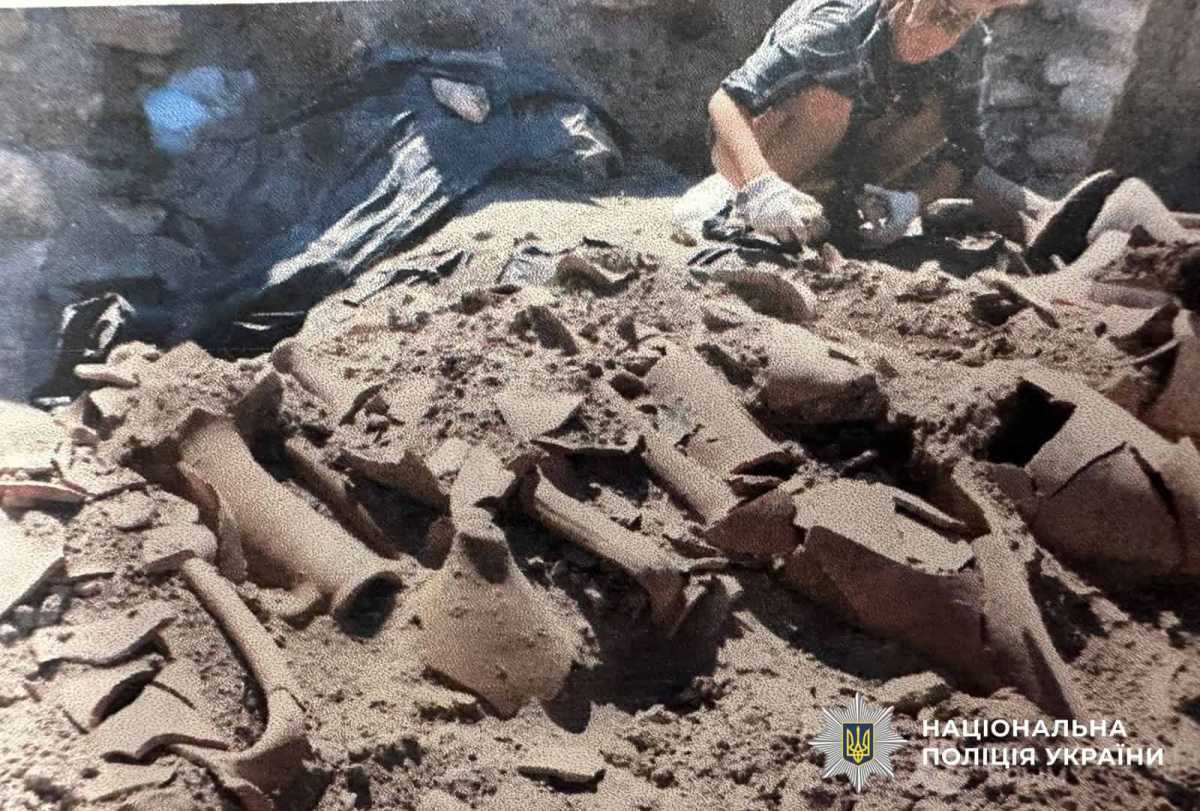 Незаконні розкопки в Криму. Фото: Нацполіція