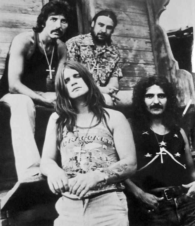 Осборн (внизу ліворуч) з гуртом Black Sabbath у 1972 році. Фото: wikipedia