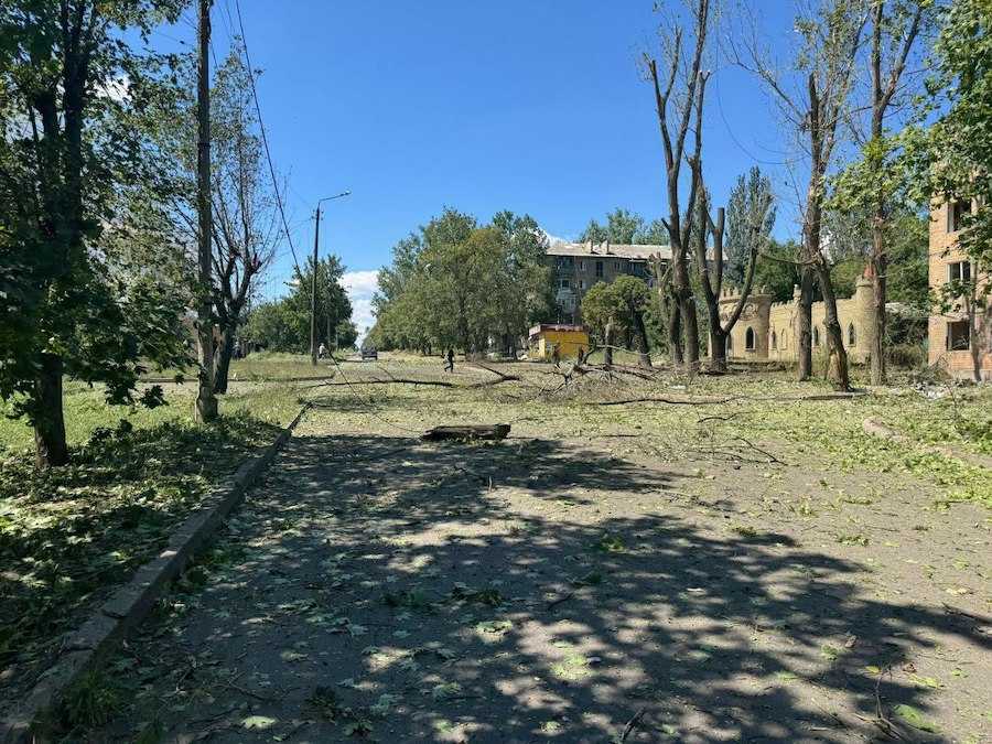 Наслідки обстрілу Костянтинівки. Фото: Донецька ОВА.