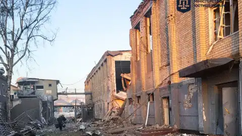 Разрушения в результате атаки РФ по Беленьковской исправительной колонии. Фото: Министерство юстиции Украины