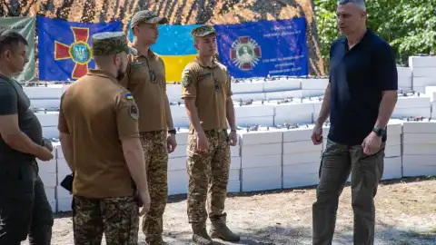 Бойцы двух бригад НГУ получили от громады Киева еще 2300 БпЛА, – Виталий Кличко