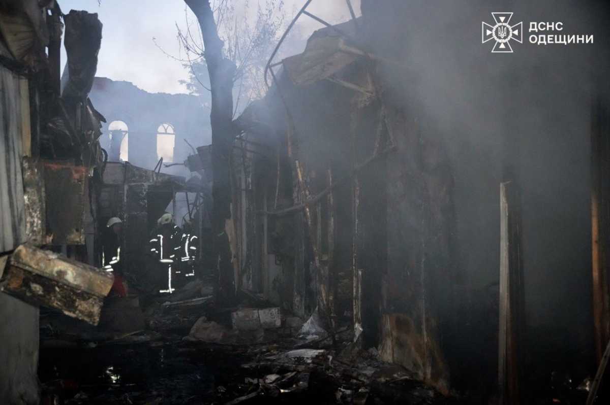 Наслідки ворожої атаки по Одеській області. Фото: ДСНС