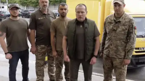 Артур Палатный и "Украинская команда" передали 12-тонный грузовик с гидробортом бойцам 28-й ОМБр